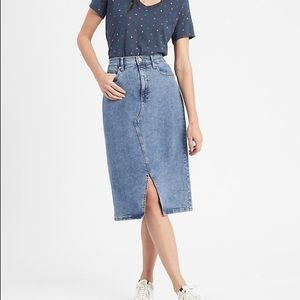NWT Banana Republic Medium Wash A-line Denim Front-Slit Midi Skirt, size 0P